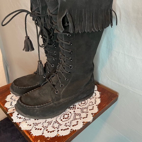 Womens 6 BLACK SUED SIDE ZIP LACE UP FRONT FRINGE TRIM MOCCASIN TALL BOOTS GC - Picture 2 of 6